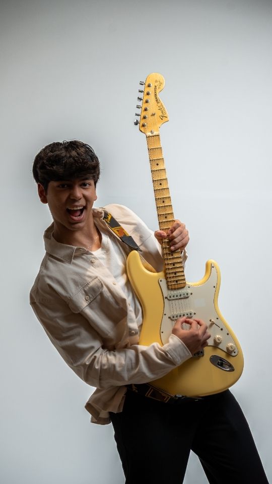 Lucas Fraga — Guitarra